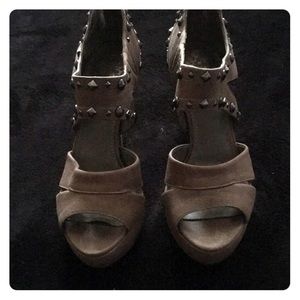Vince Camuto size 5 excellent condition